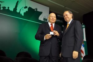 Leia mais sobre o artigo VILMAR SCHURMANN – O homem de Dois Bilhões de Dólares